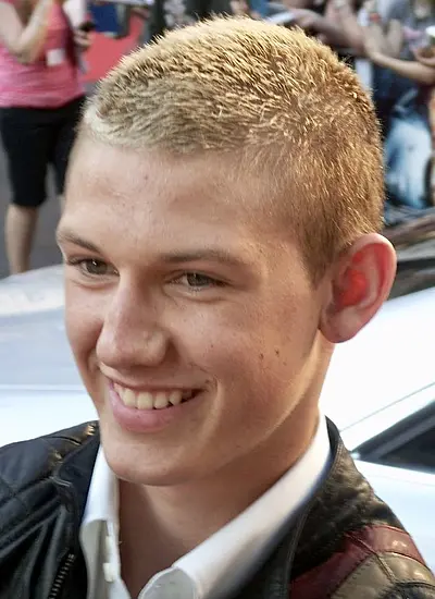 Image of Alex Pettyfer